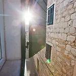 Varos Apartment *