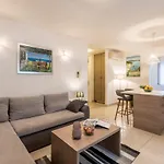 Varos Apartamento *